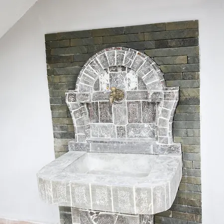 Reve De מלון טיראנה