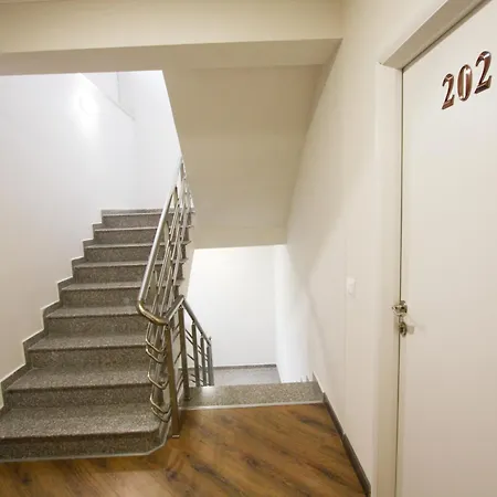 Reve De 3* טיראנה