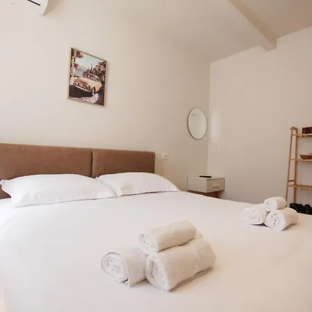 Reve De מלון טיראנה