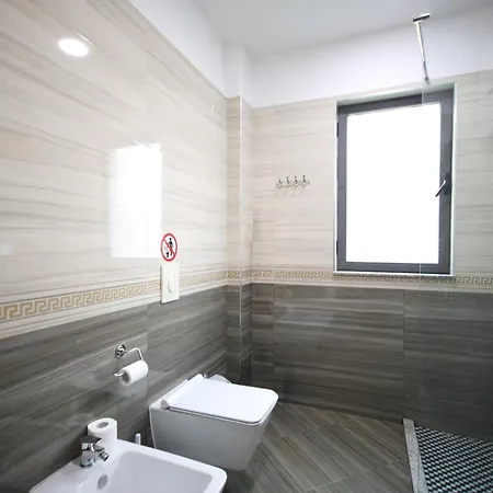 Hotel Reve De Tirana