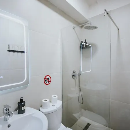 Reve De 3* Tirana