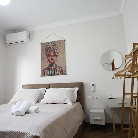 Reve De Hotell Tirana