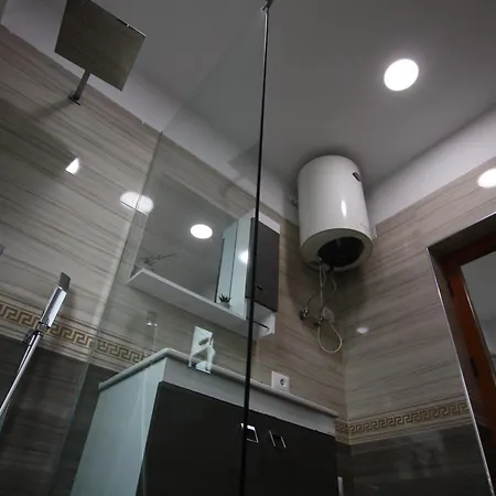 Reve De Hotell Tirana