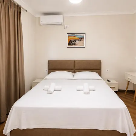 Reve De Hotel