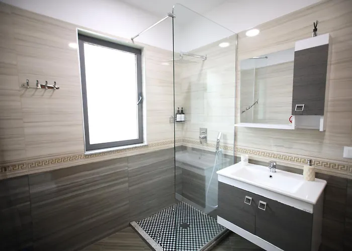 Reve De Hotel Tirana